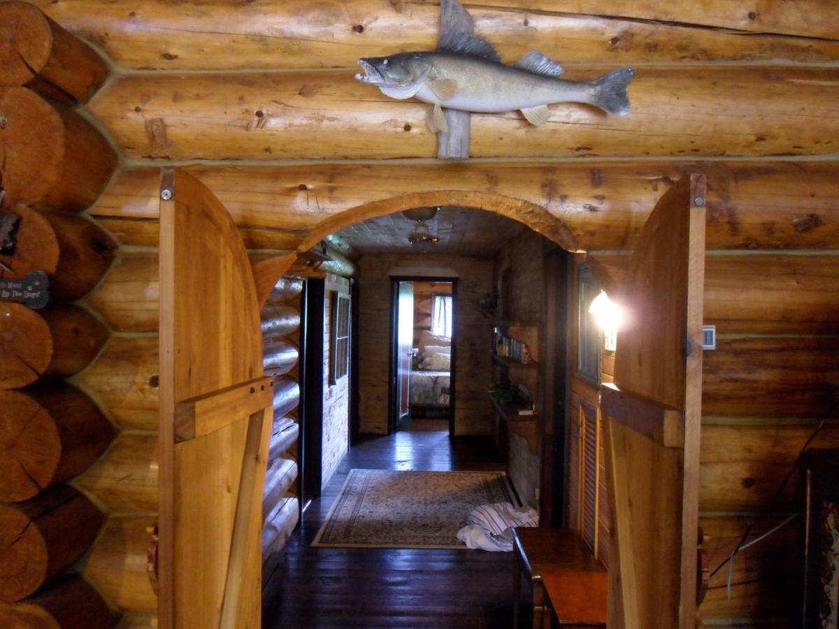 Summit River Lodge&Campsites Valemount Exterior foto